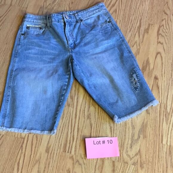 BEAU DAWSON size 6 denim capris with crystal embellishments - Picture 2 of 9